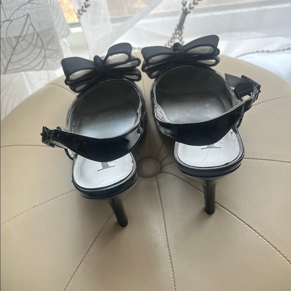 J.Renee Houndstooth Black Slingback Heels - Picture 4 of 7